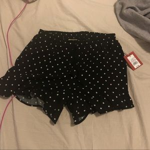 Polka dot flowy shorts